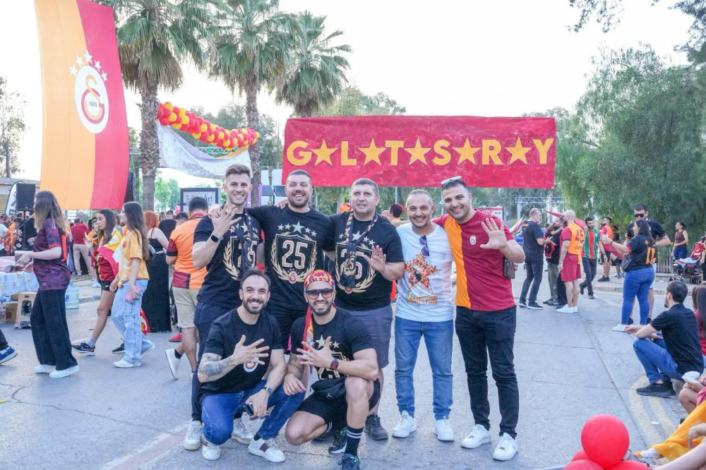 KKTC Galatasaray Taraftar Derneği'nden Coşkulu Şampiyonluk Kutlaması